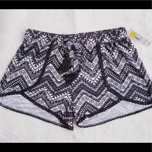 New with tag! Black & White Brushed Jersey Shorts